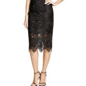 Bardot Lace Scalloped Edge Skirt Size Medium